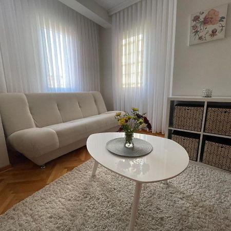 Apartman Filip Lux City Center Нови-Пазар Экстерьер фото