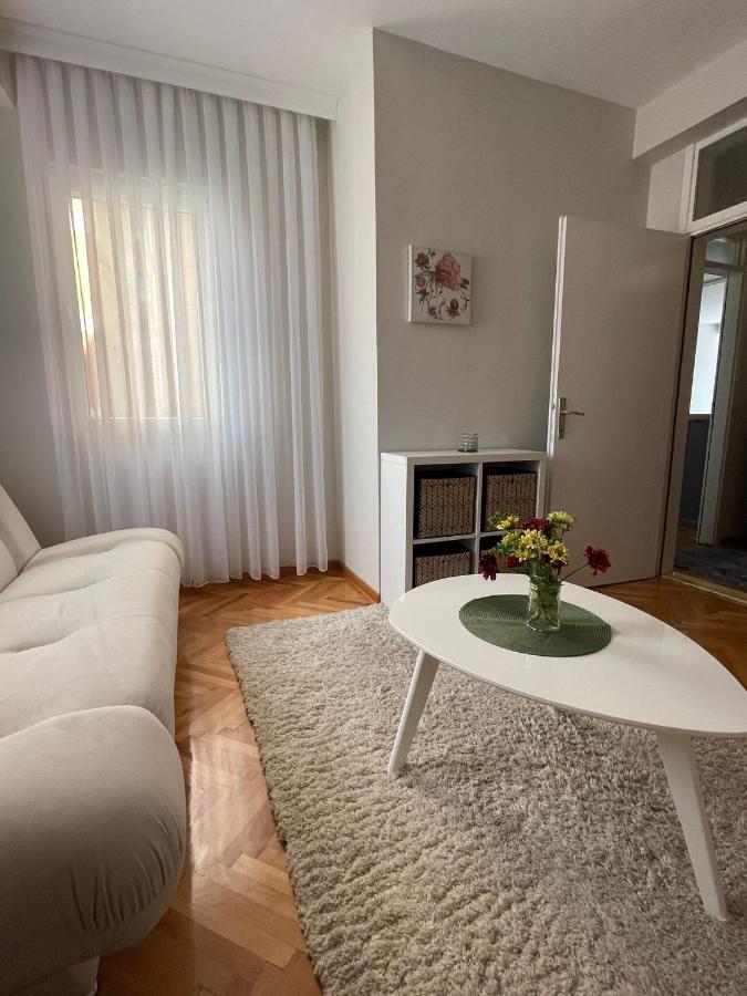 Apartman Filip Lux City Center Нови-Пазар Экстерьер фото